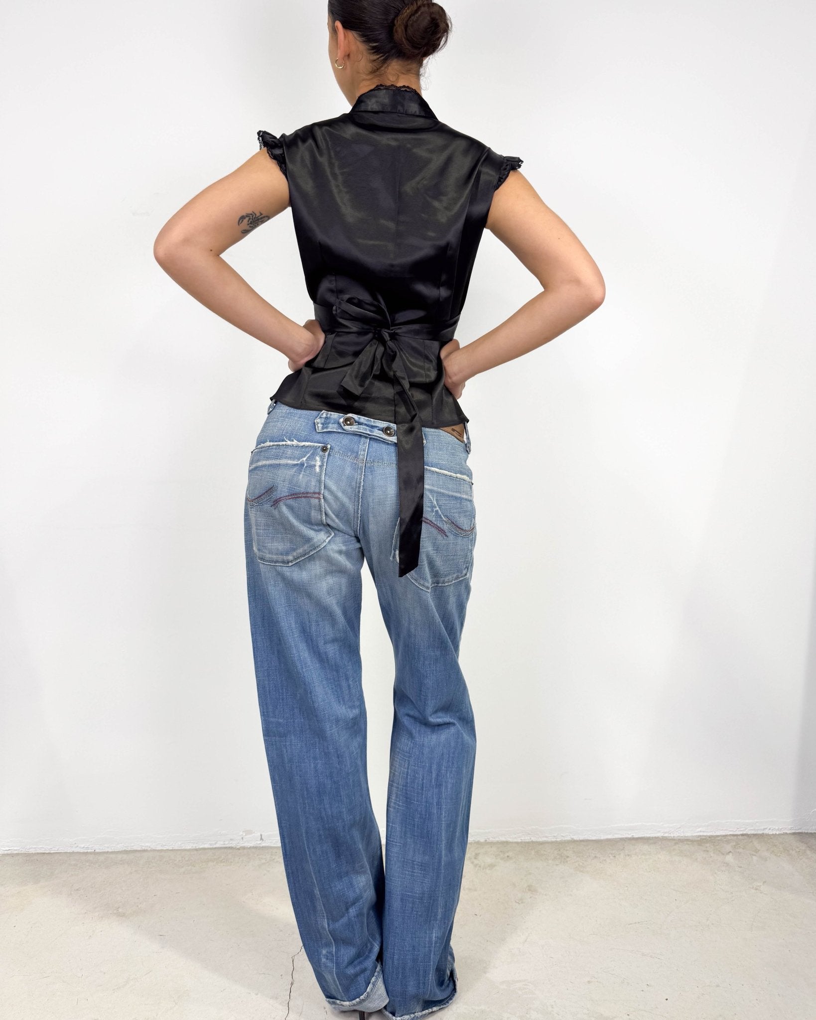 The aleesha top