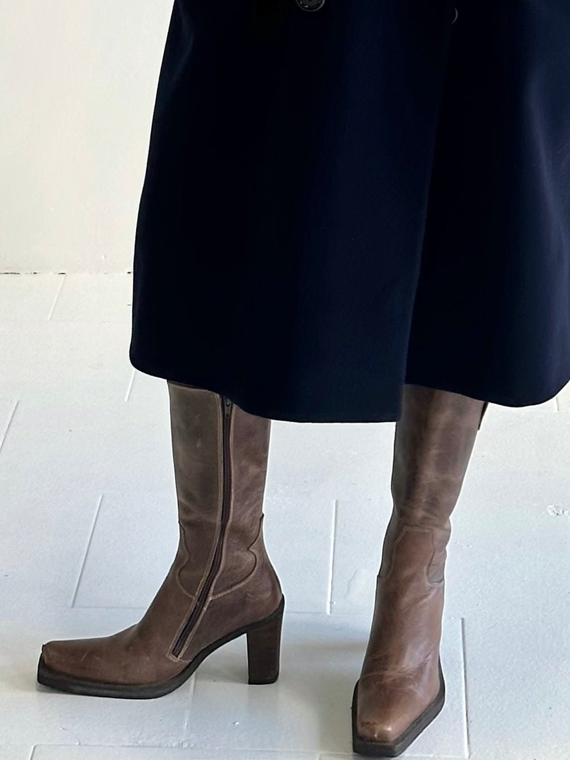 The antonia leather boots