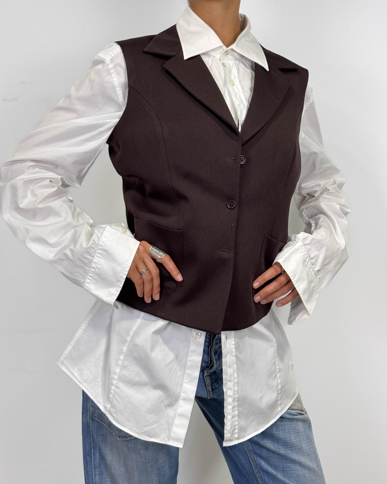 The ariadna vest