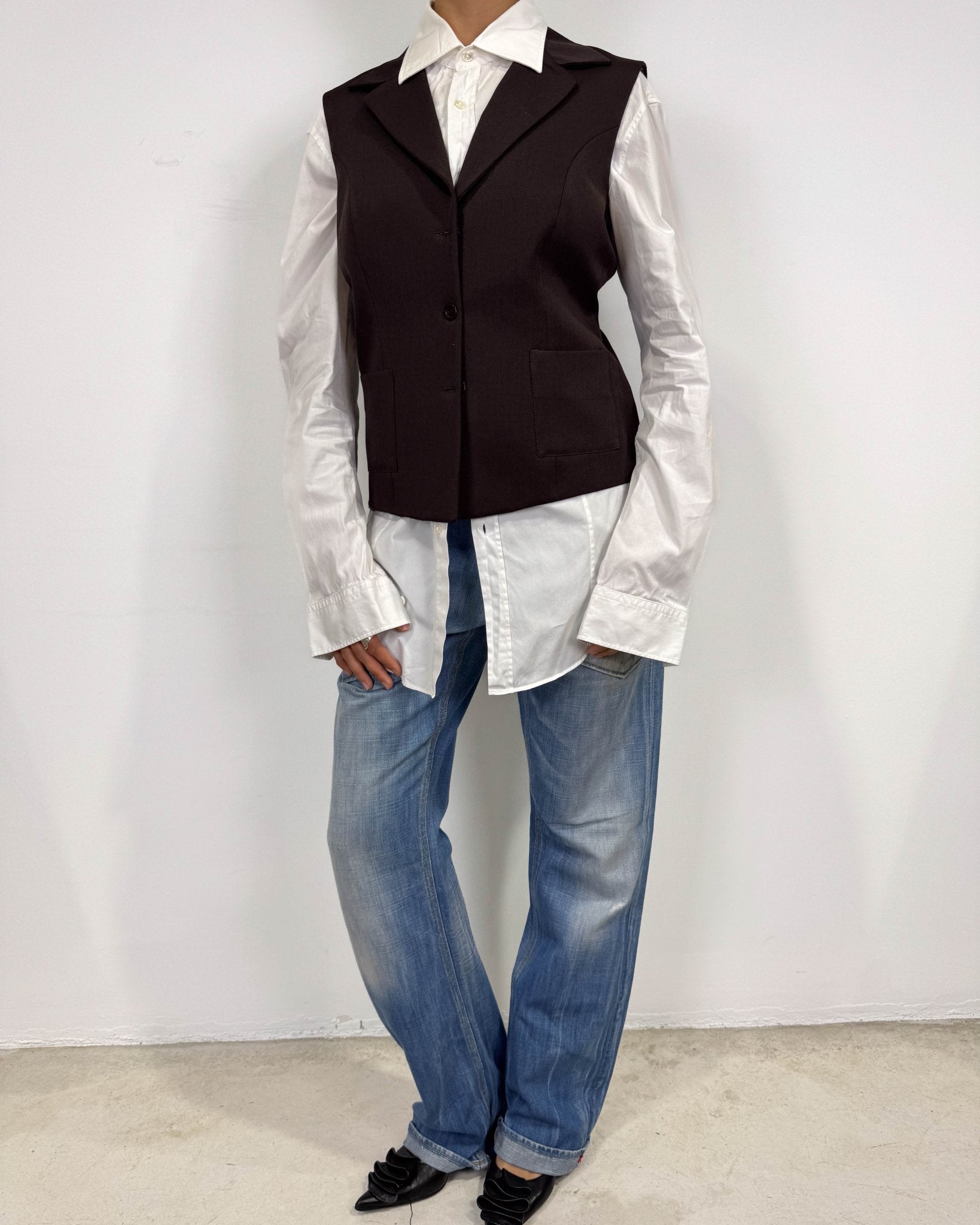 The ariadna vest