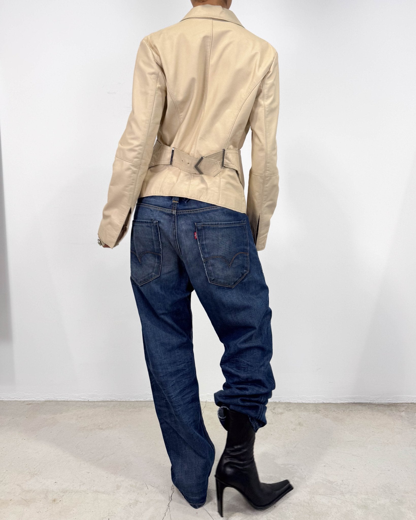 The elia leather blazer
