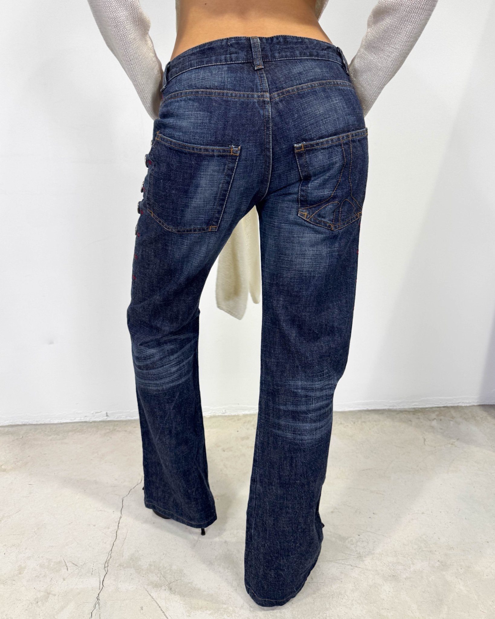 The laurence pants by moschino