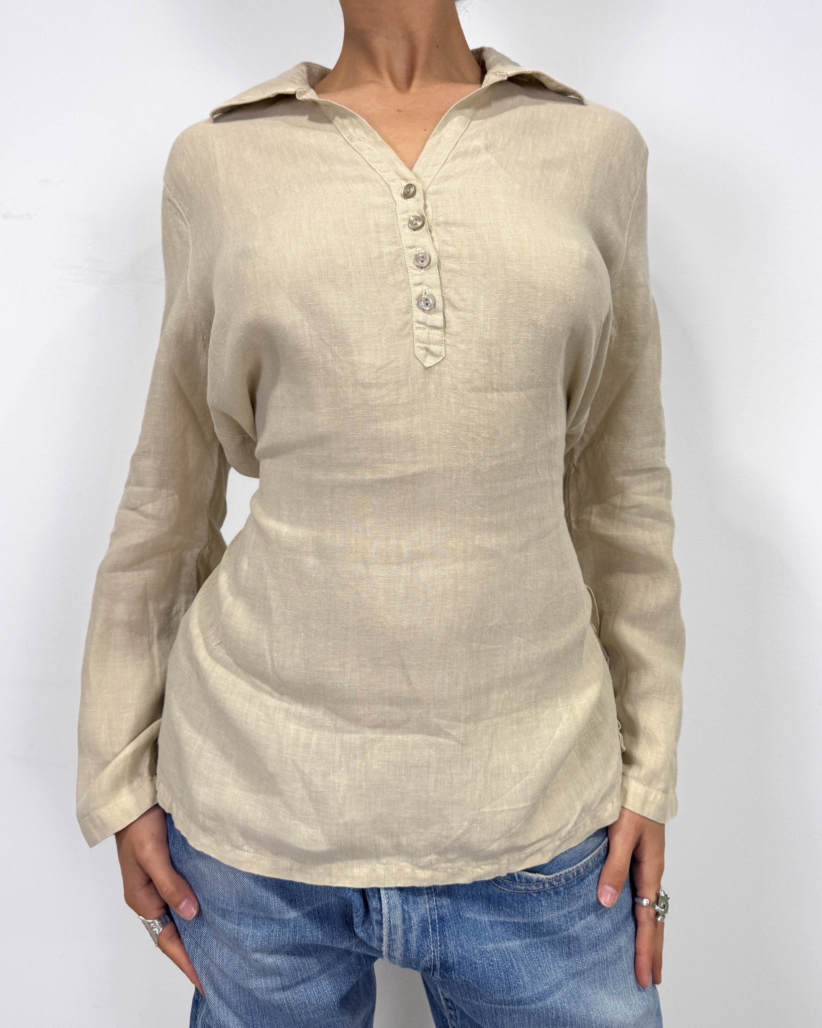 The nia top