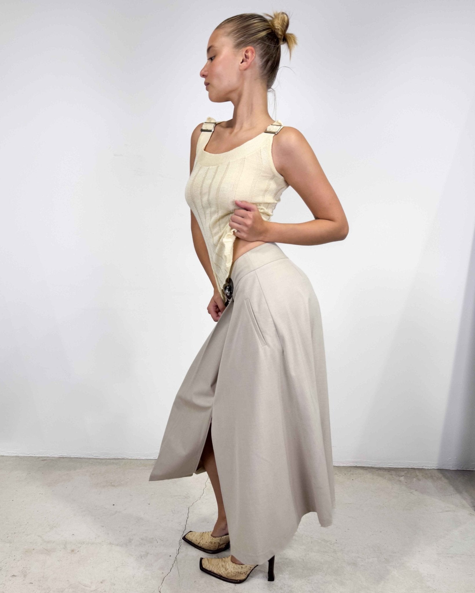 The sandy skirt