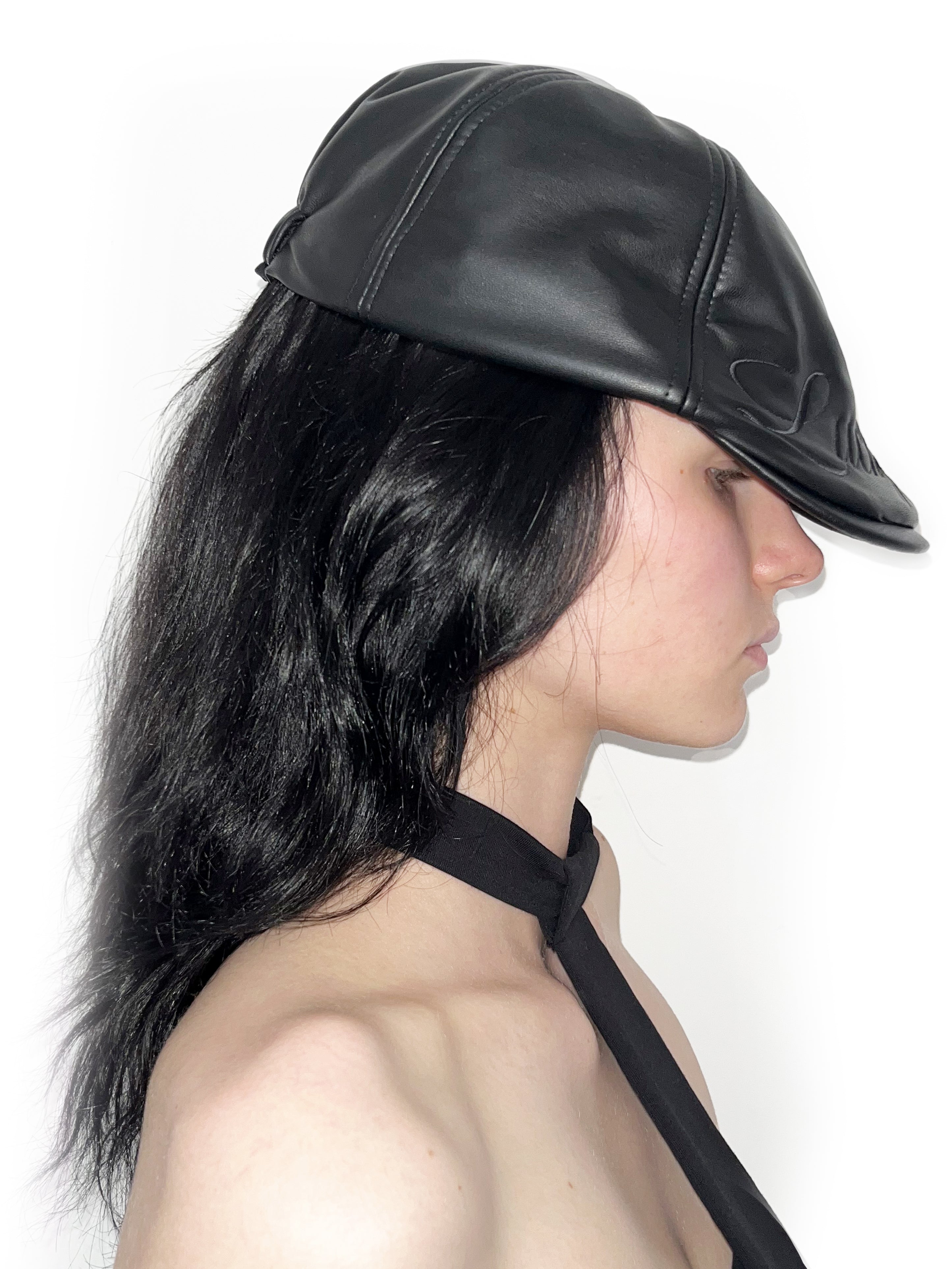 Lucky girl faux leather cap black