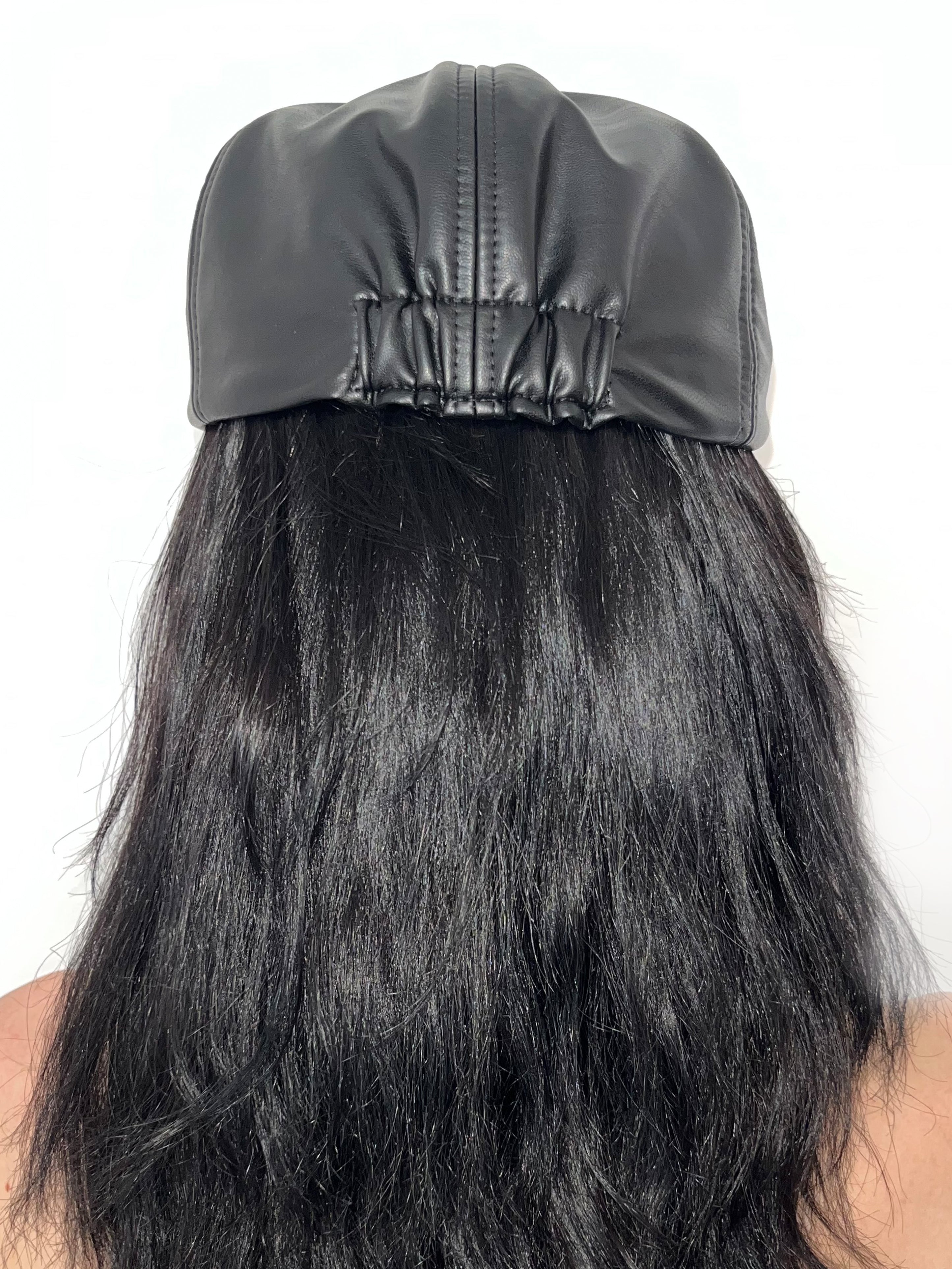 Lucky girl faux leather cap black